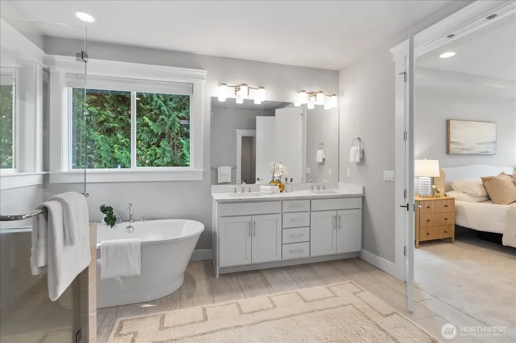 18829 33rd Avenue NE Lake Forest Park WA 98155