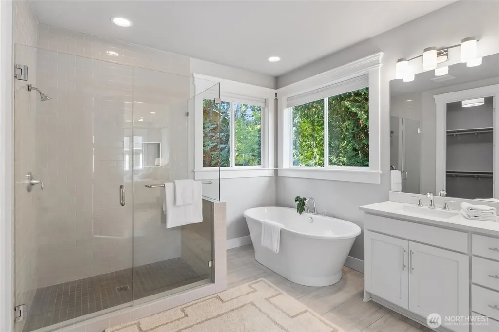 18829 33rd Avenue NE Lake Forest Park WA 98155