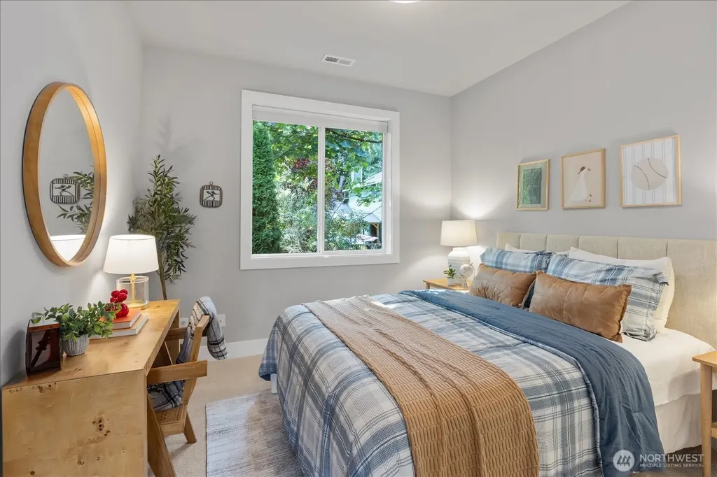 18829 33rd Avenue NE Lake Forest Park WA 98155