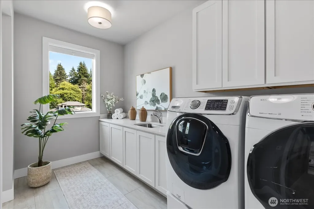 18829 33rd Avenue NE Lake Forest Park WA 98155
