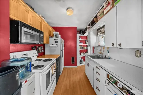 6823 60th Street E Puyallup WA 98371