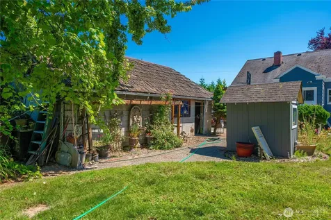 6823 60th Street E Puyallup WA 98371