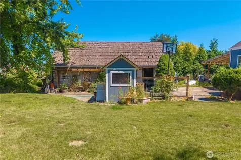 6823 60th Street E Puyallup WA 98371