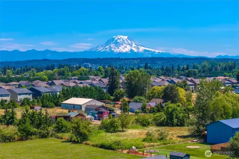 6823 60th Street E Puyallup WA 98371