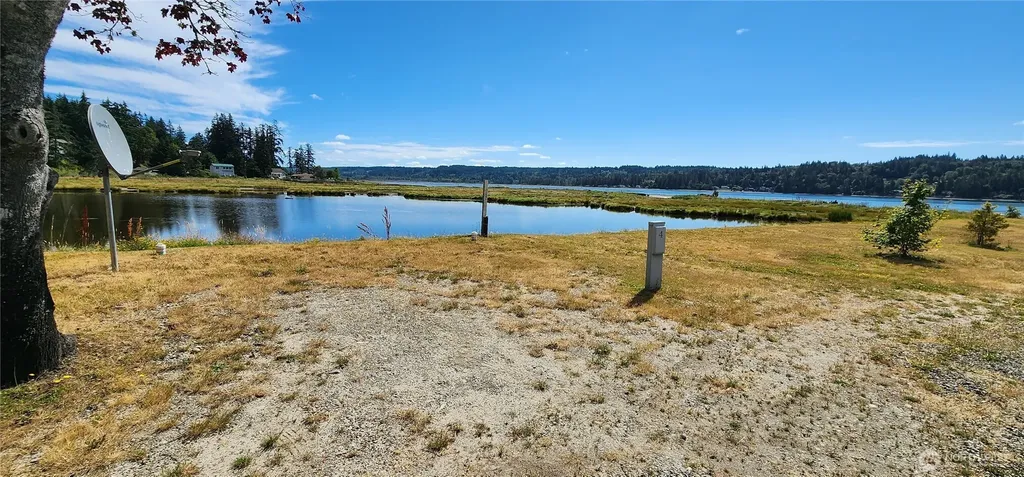 621 NE Gladwin Road Belfair WA 98528