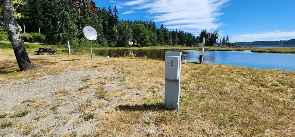 621 NE Gladwin Road Belfair WA 98528