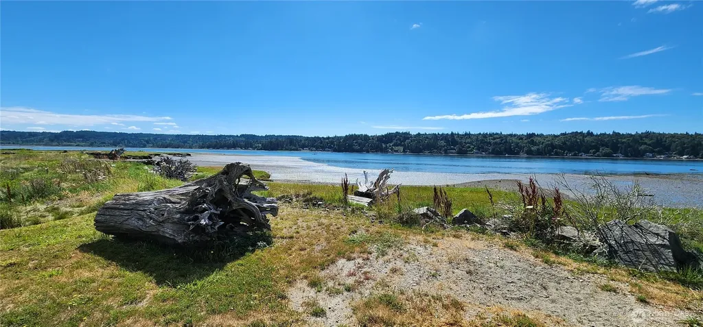 621 NE Gladwin Road Belfair WA 98528