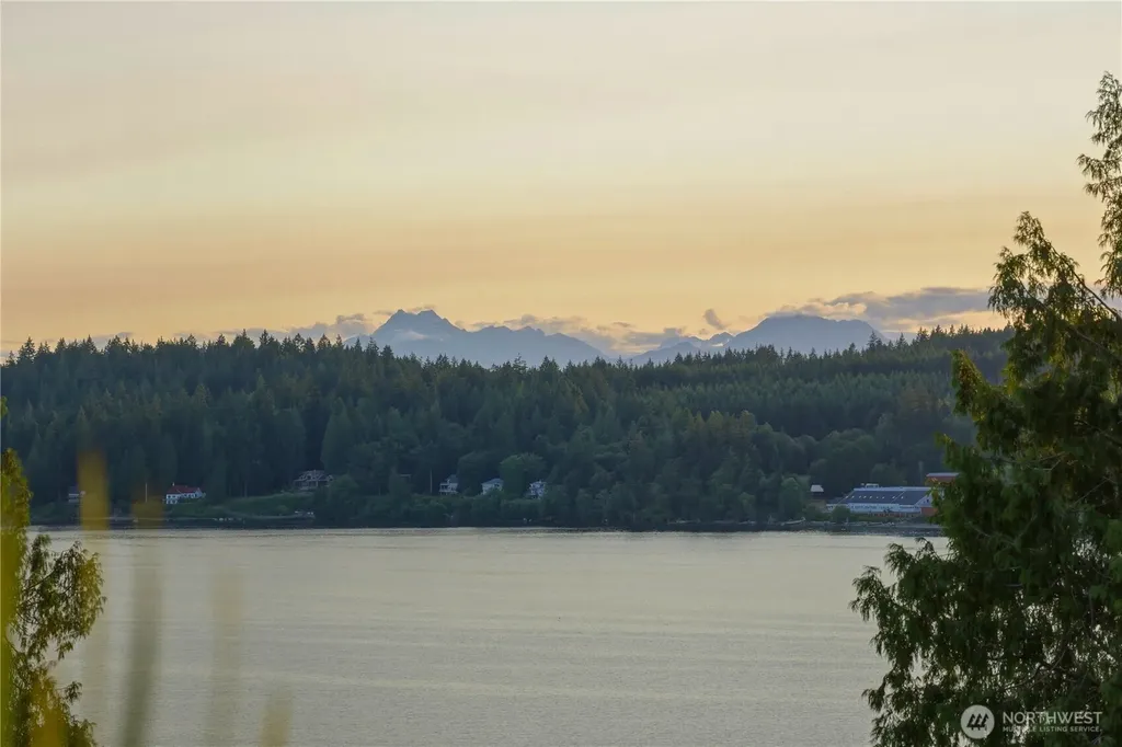 6400 NE Agate Beach Lane Bainbridge Island WA 98110