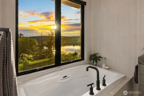 6400 NE Agate Beach Lane Bainbridge Island WA 98110