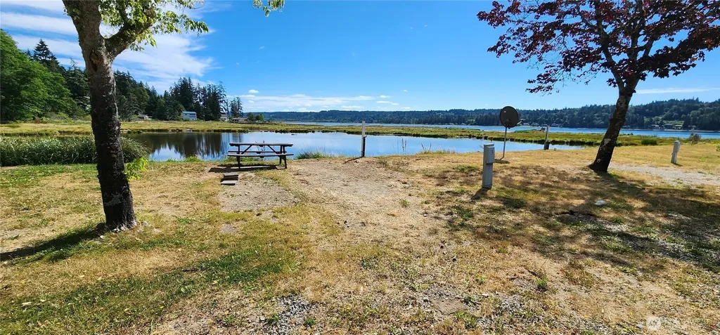 621 NE Gladwin Road Belfair WA 98528