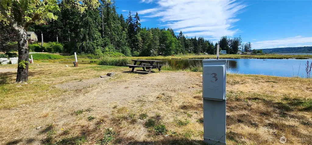 621 NE Gladwin Road Belfair WA 98528