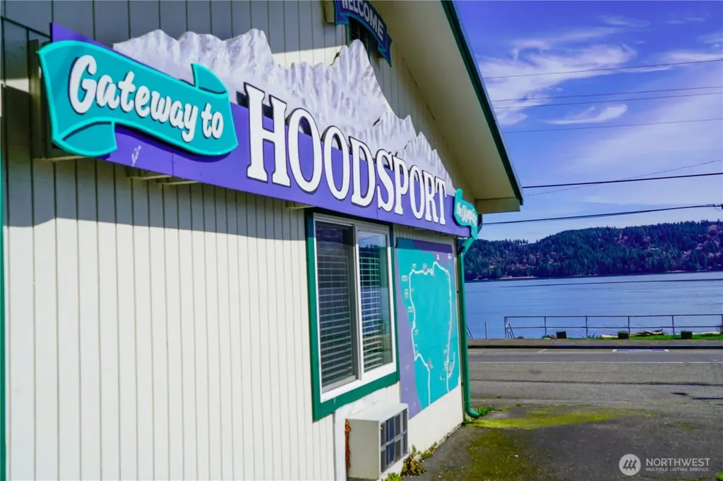 24113 N Us Highway 101 Hoodsport WA 98548