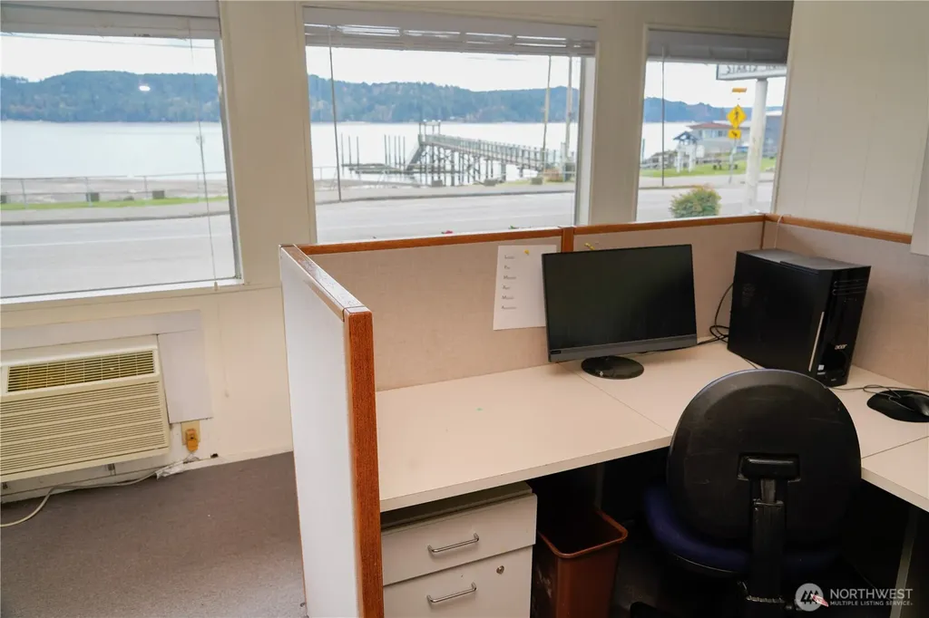 24113 N Us Highway 101 Hoodsport WA 98548