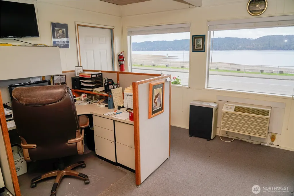 24113 N Us Highway 101 Hoodsport WA 98548