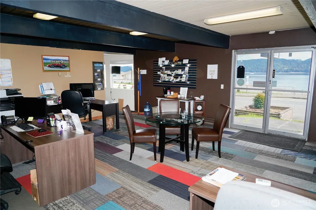 24113 N Us Highway 101 Hoodsport WA 98548