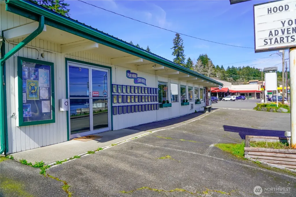 24113 N Us Highway 101 Hoodsport WA 98548