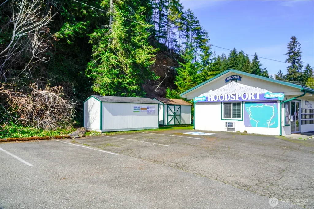 24113 N Us Highway 101 Hoodsport WA 98548
