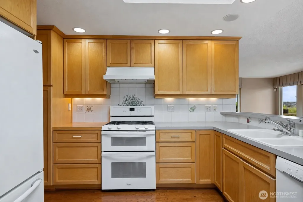 6107 Hawthorne Terrace NE Tacoma WA 98422