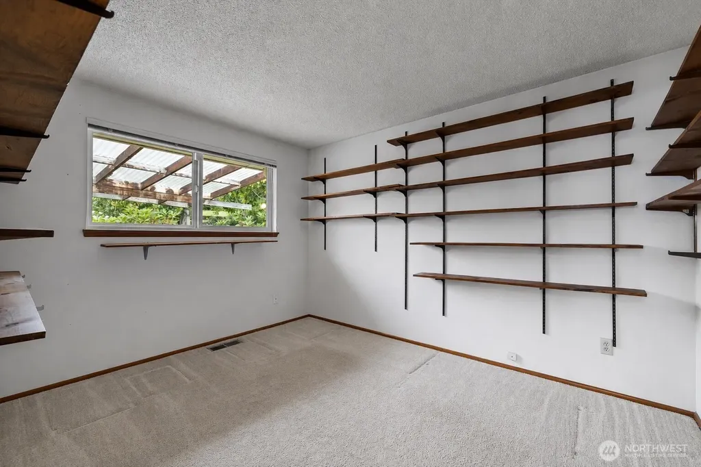 6107 Hawthorne Terrace NE Tacoma WA 98422