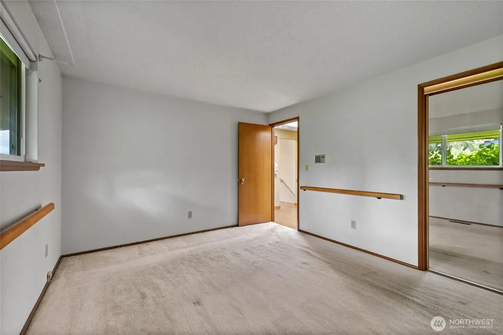 6107 Hawthorne Terrace NE Tacoma WA 98422