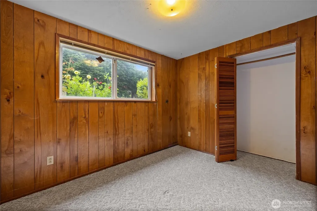 6107 Hawthorne Terrace NE Tacoma WA 98422