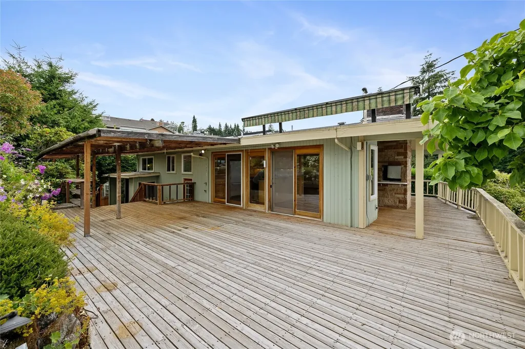 6107 Hawthorne Terrace NE Tacoma WA 98422