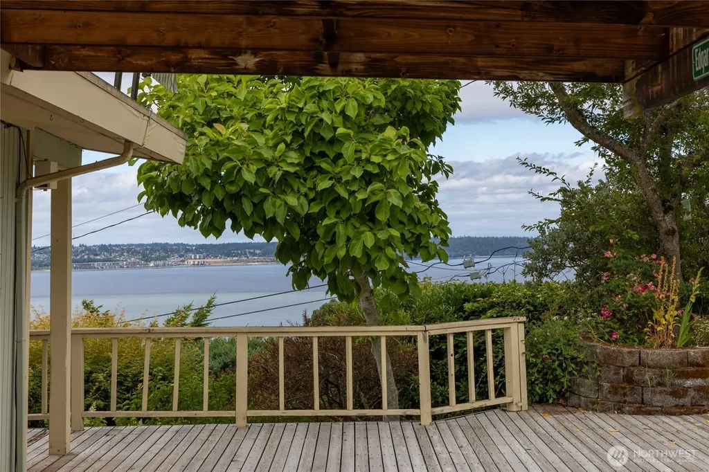 6107 Hawthorne Terrace NE Tacoma WA 98422