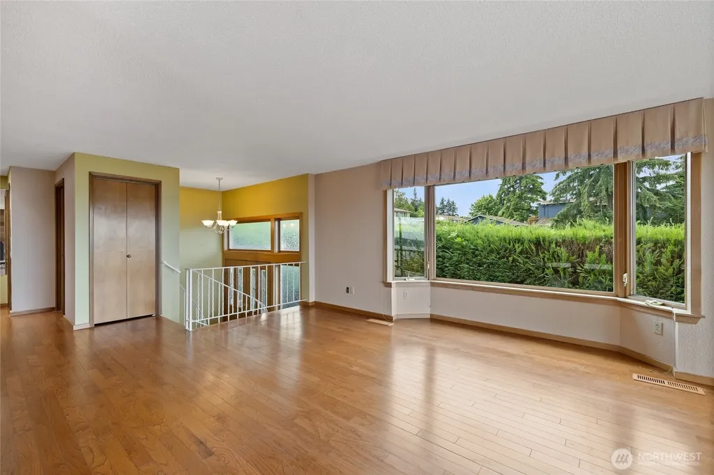 6107 Hawthorne Terrace NE Tacoma WA 98422