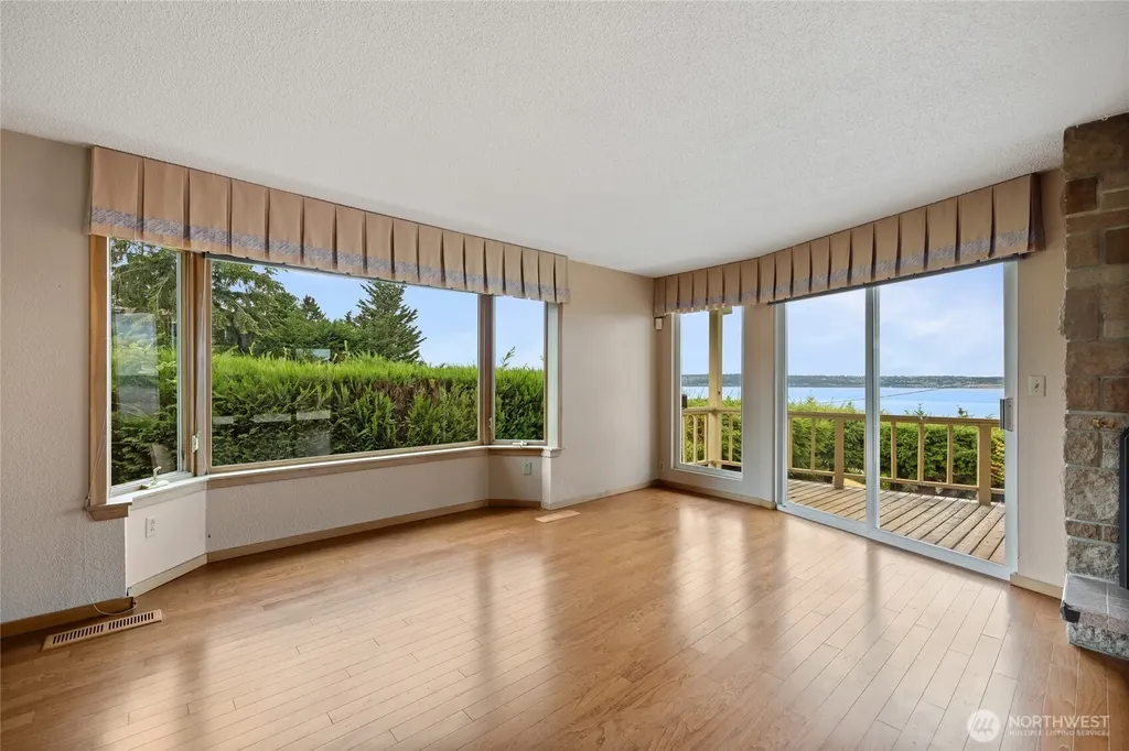 6107 Hawthorne Terrace NE Tacoma WA 98422