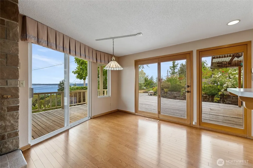 6107 Hawthorne Terrace NE Tacoma WA 98422