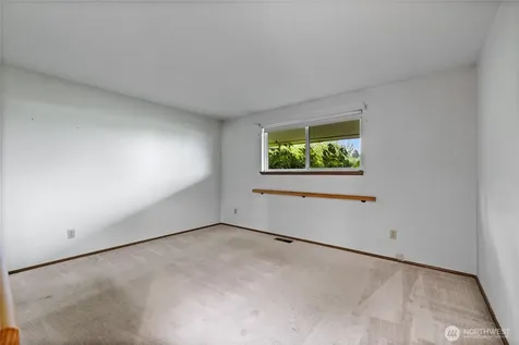 6107 Hawthorne Terrace NE Tacoma WA 98422