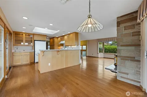 6107 Hawthorne Terrace NE Tacoma WA 98422
