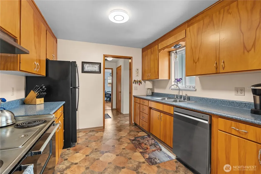 8715 18th Avenue E Tacoma WA 98445