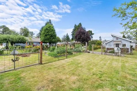 8715 18th Avenue E Tacoma WA 98445