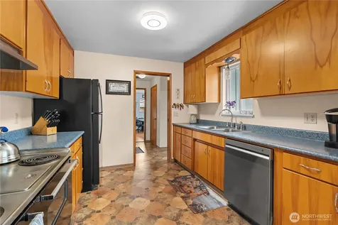 8715 18th Avenue E Tacoma WA 98445