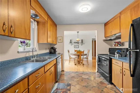8715 18th Avenue E Tacoma WA 98445