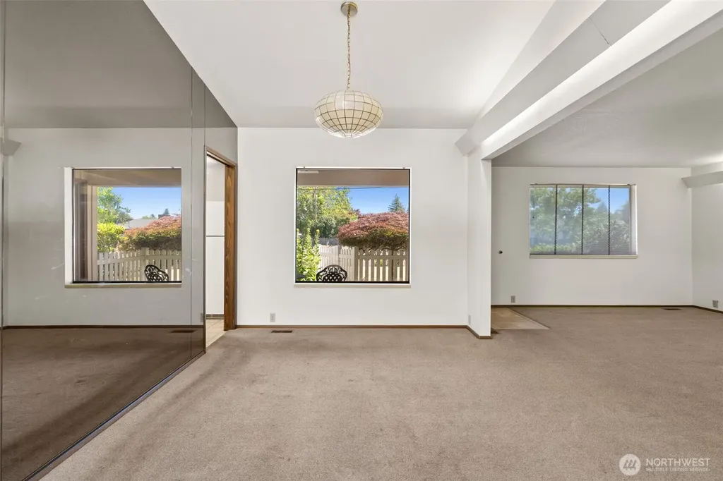 1912 Tacoma Road Puyallup WA 98371