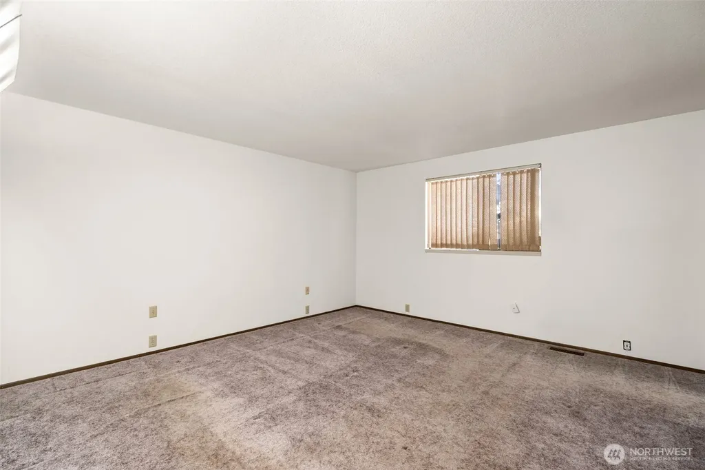 1912 Tacoma Road Puyallup WA 98371