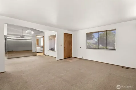 1912 Tacoma Road Puyallup WA 98371