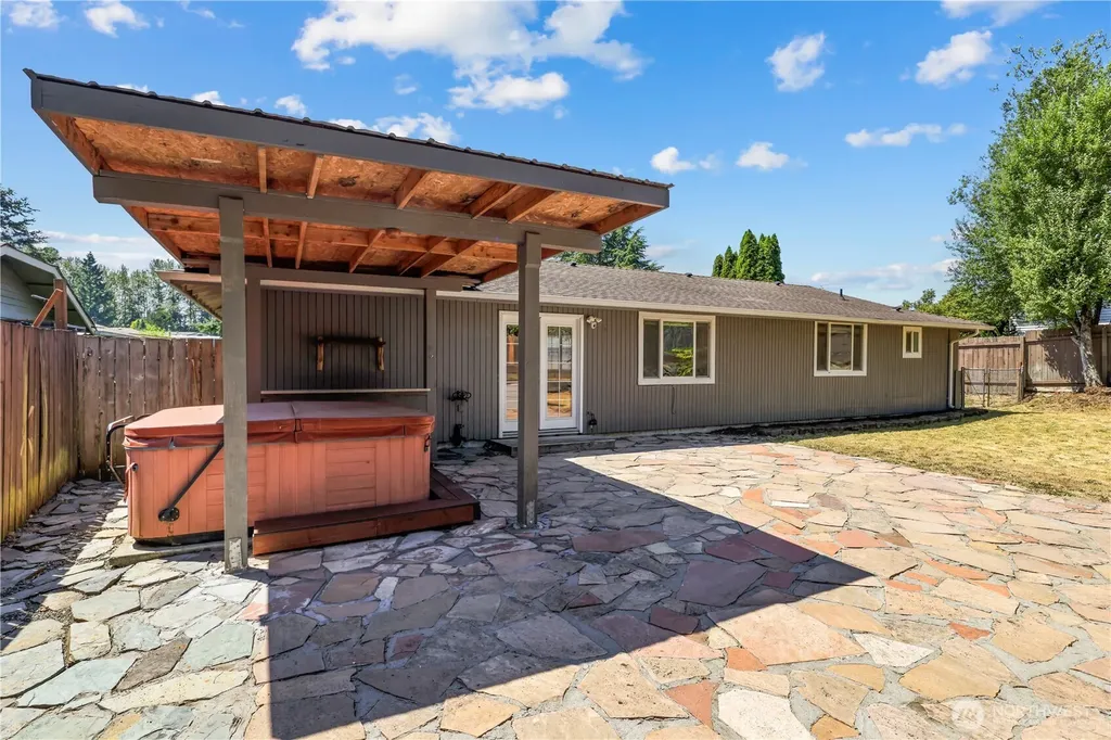 10329 16th Place W Everett WA 98204