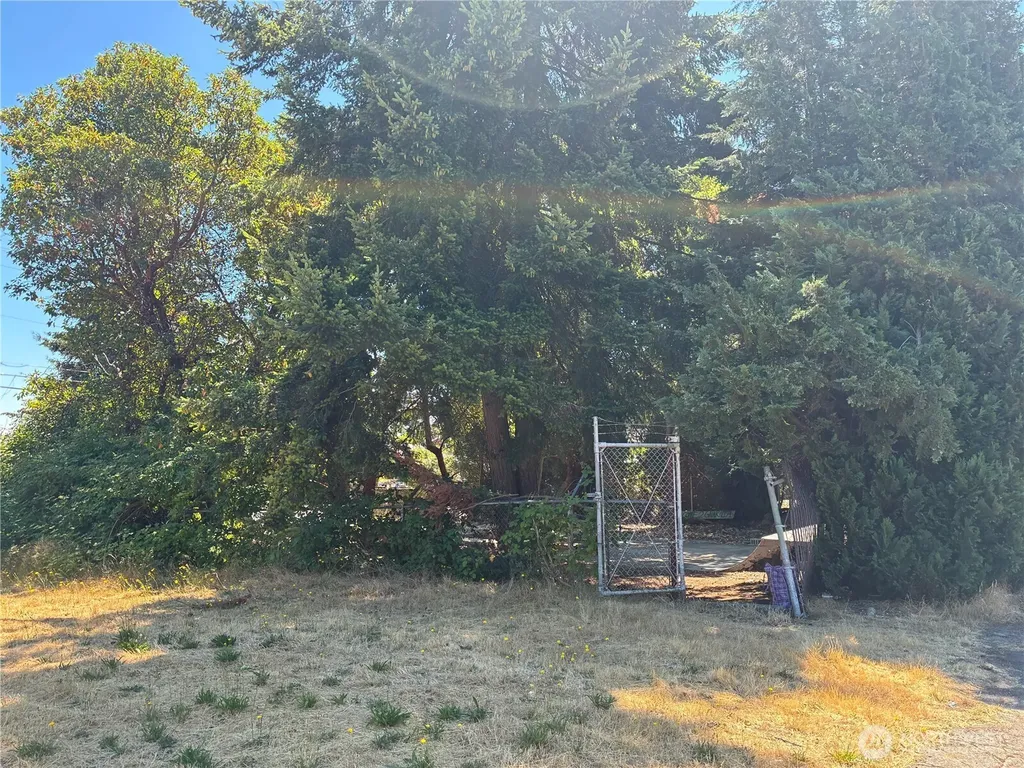 3857 E Spokane Street Tacoma WA 98404