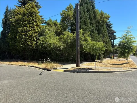 3857 E Spokane Street Tacoma WA 98404