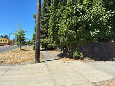 3857 E Spokane Street Tacoma WA 98404