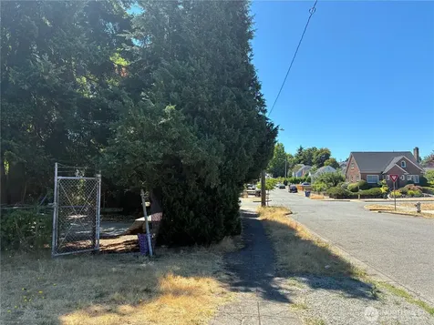 3857 E Spokane Street Tacoma WA 98404
