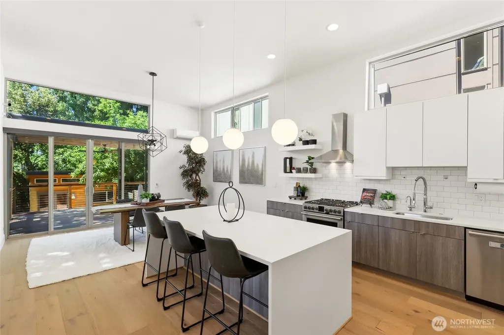 5507 20th Avenue S Seattle WA 98108