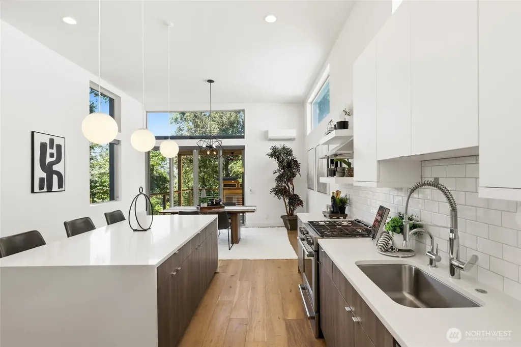 5507 20th Avenue S Seattle WA 98108
