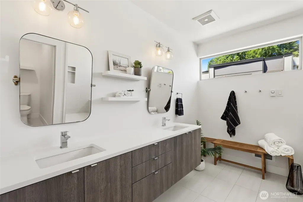 5507 20th Avenue S Seattle WA 98108