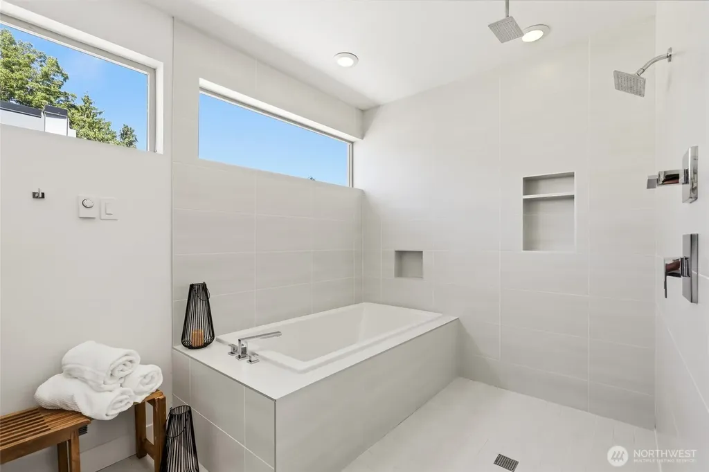 5507 20th Avenue S Seattle WA 98108