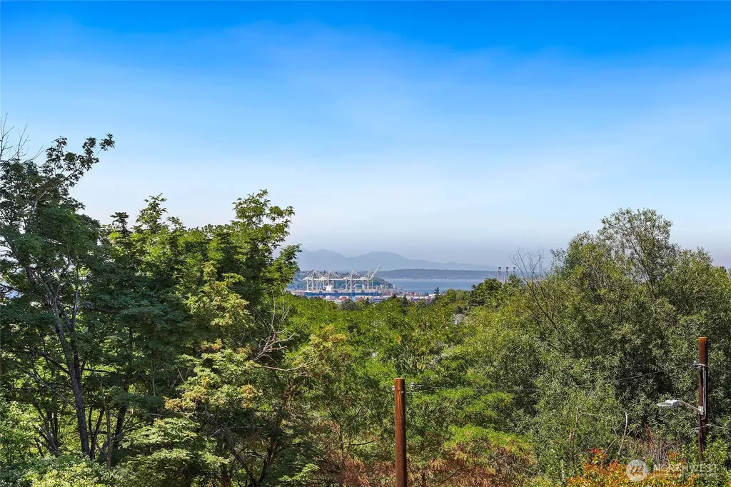 5507 20th Avenue S Seattle WA 98108