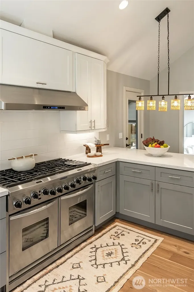 11785 Penny Place NE Bainbridge Island WA 98110